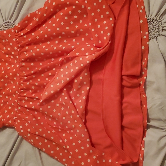 Adorable Peach and cream polkadot strapless dress - Picture 3 of 3